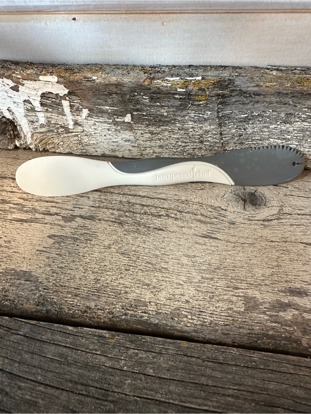 Pampered Chef | Batter Scraper & Bagel Spreader